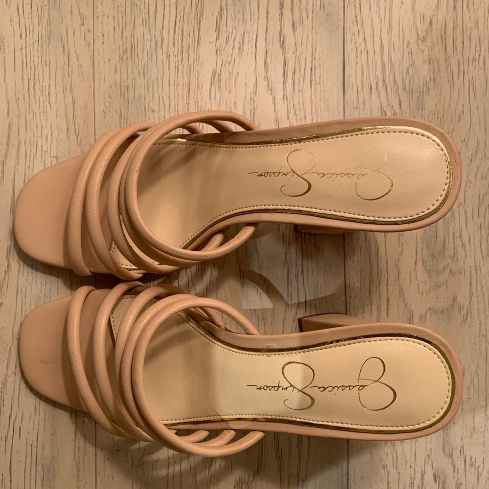 Jessica Simpson heel